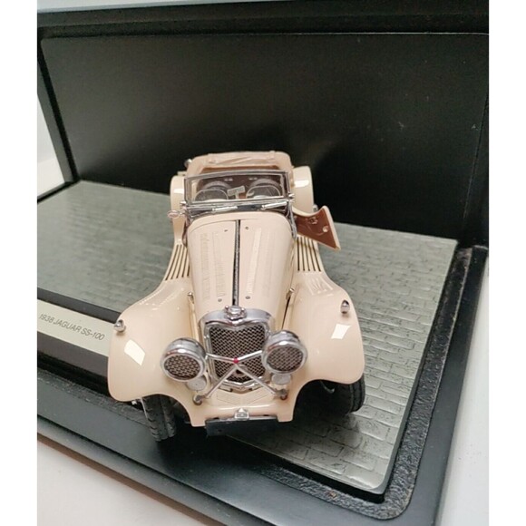 Franklin Mint Diecast 1:24 Scale 1938 Jaguar SS-100 With Case 1986 - Picture 4 of 8